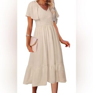 BNWT •• Cream dress
